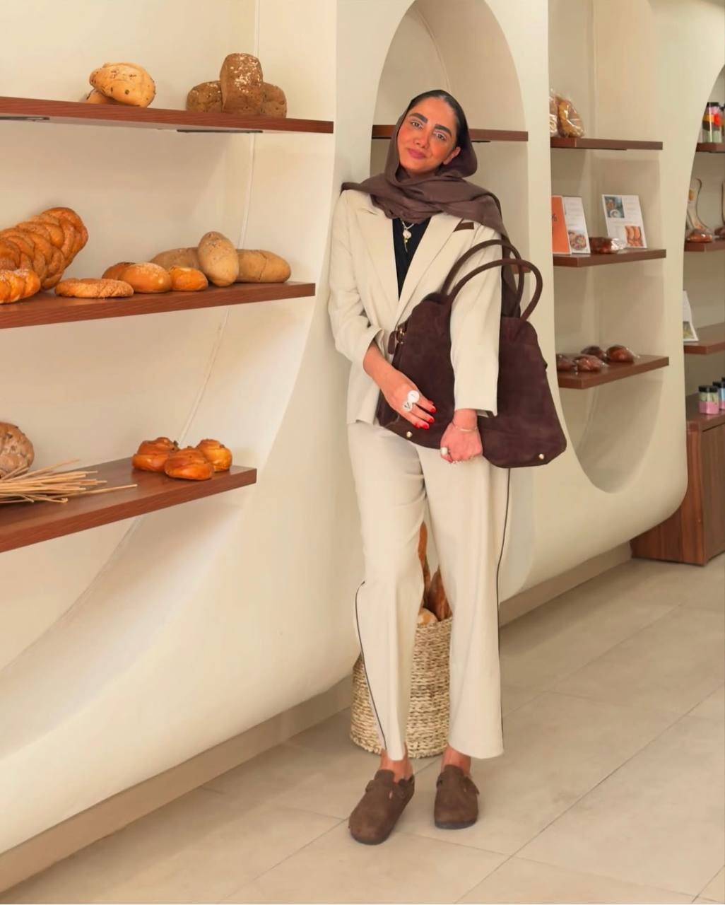 کت و شلوار کرم